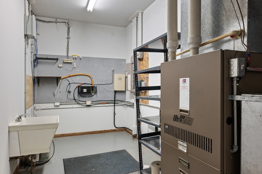 More Photos Of 102 S Woodward St, Brandon Service Station For Sale