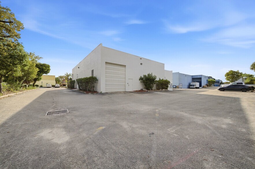 More Photos Of 2891 NW 22nd Ter, Pompano Beach Warehouse For Lease