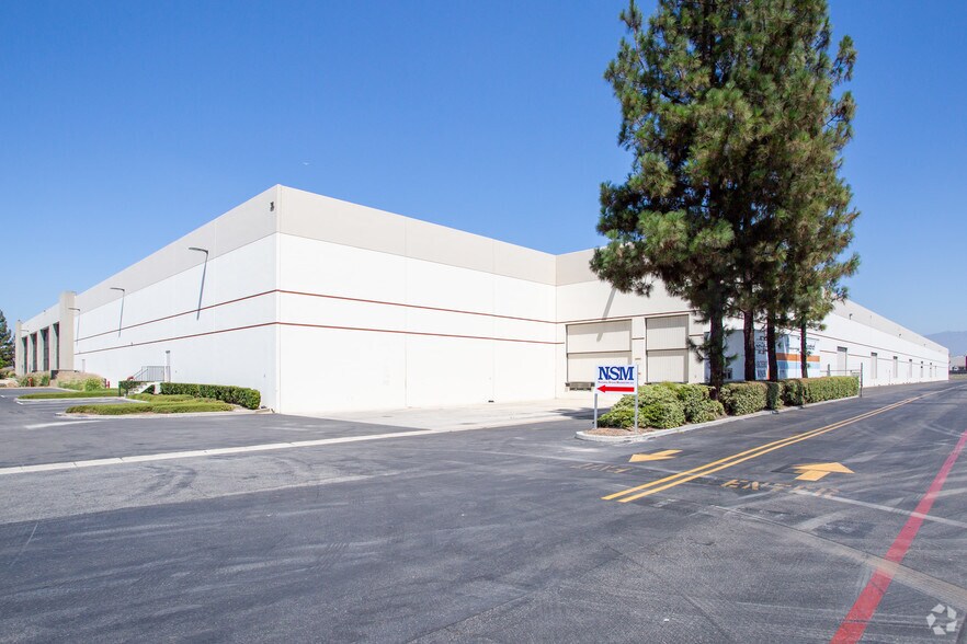 More Photos Of 5150 Edison Ave, Chino Warehouse For Lease
