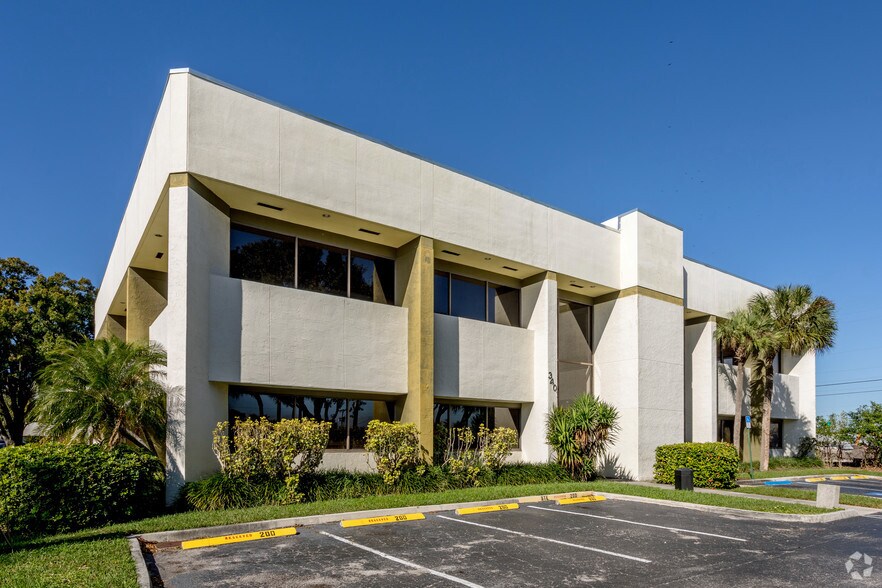 More Photos Of 3115 NW 10th Ter, Oakland Park Unknown For Lease