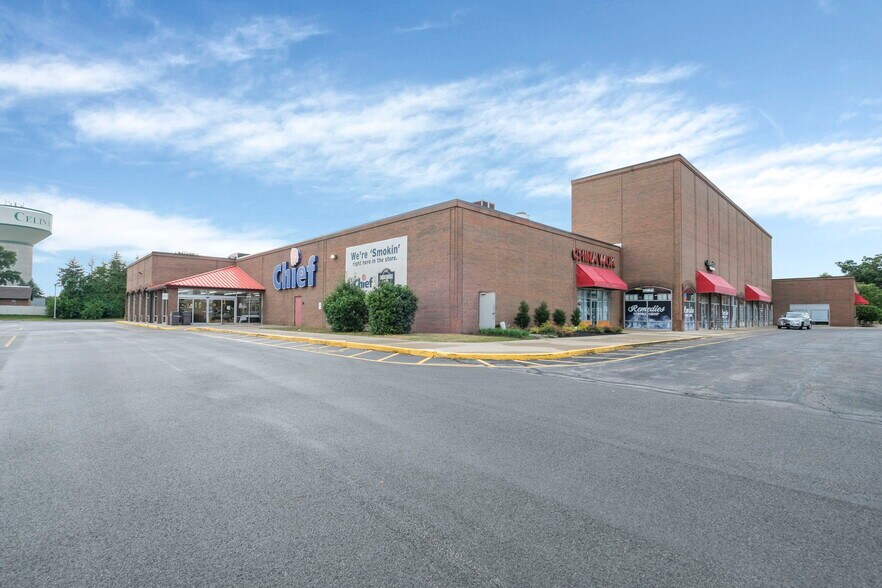 More Photos Of 221 Summit St, Celina Supermarket For Lease