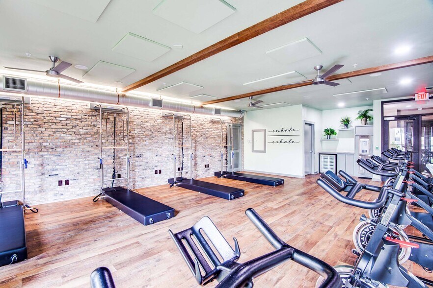 More Photos Of 12808 Queensbury Ln, Houston Apartments For Lease