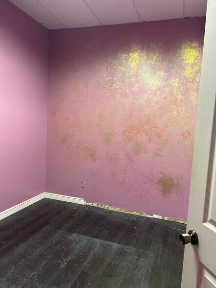 More Photos Of 10158 Niagara Falls Blvd, Niagara Falls Storefront Retail Office For Sale