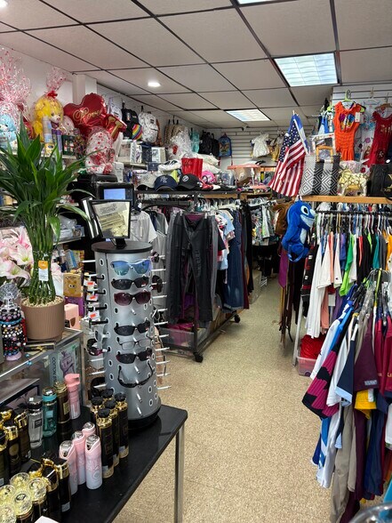 More Photos Of 389 Somerset St, Somerset Storefront Retail Residential For Lease