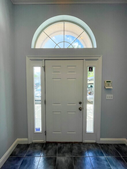 More Photos Of 13119 Professional Dr, Jacksonville Medical For Lease