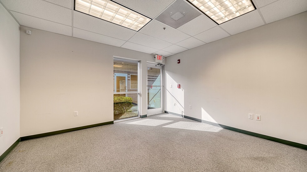 More Photos Of 7316-7320 Delainey Ct E, Sarasota Office Residential For Sale