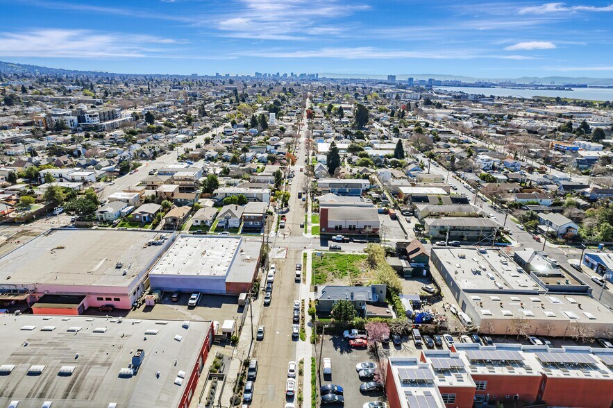 More Photos Of 1320-1326 9th St, Berkeley Warehouse For Sale