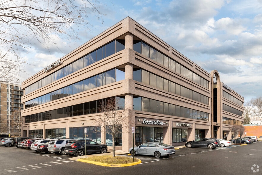 More Photos Of 1320 Old Chain Bridge Rd, McLean Office For Lease