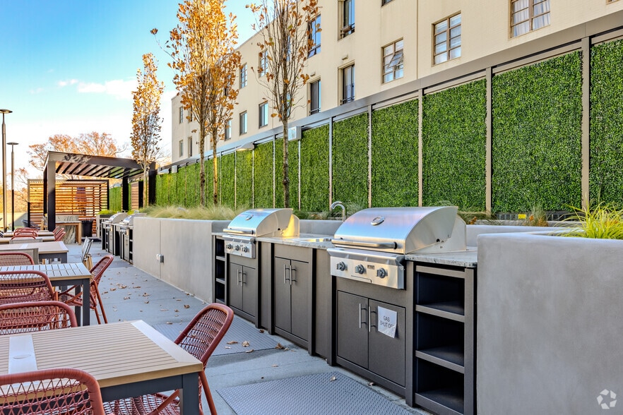 More Photos Of 1441 Peachtree St, Atlanta Apartments For Lease
