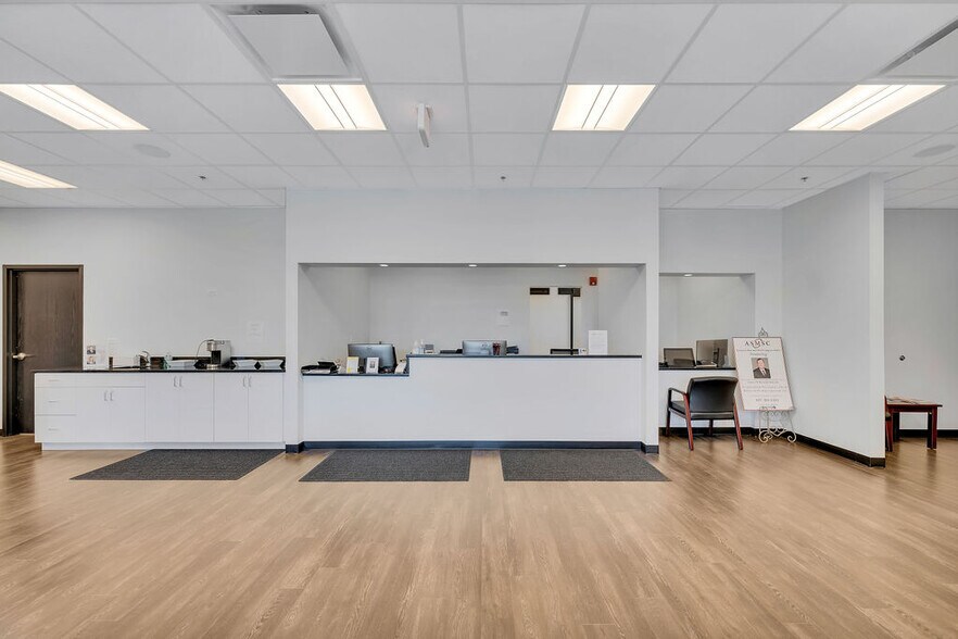 More Photos Of 9300 Waukegan Rd, Morton Grove Medical For Sale