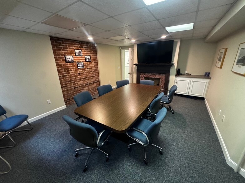 More Photos Of 10 Institute Rd, Worcester Office For Lease