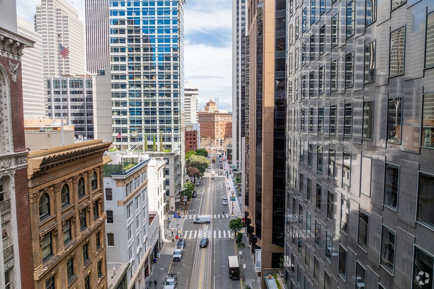 More Photos Of 255 California St, San Francisco Coworking Space