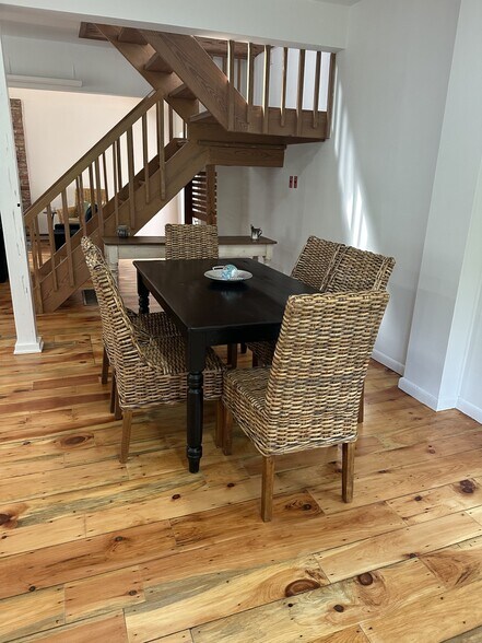 More Photos Of 270 North St, Cutchogue Office Residential For Lease