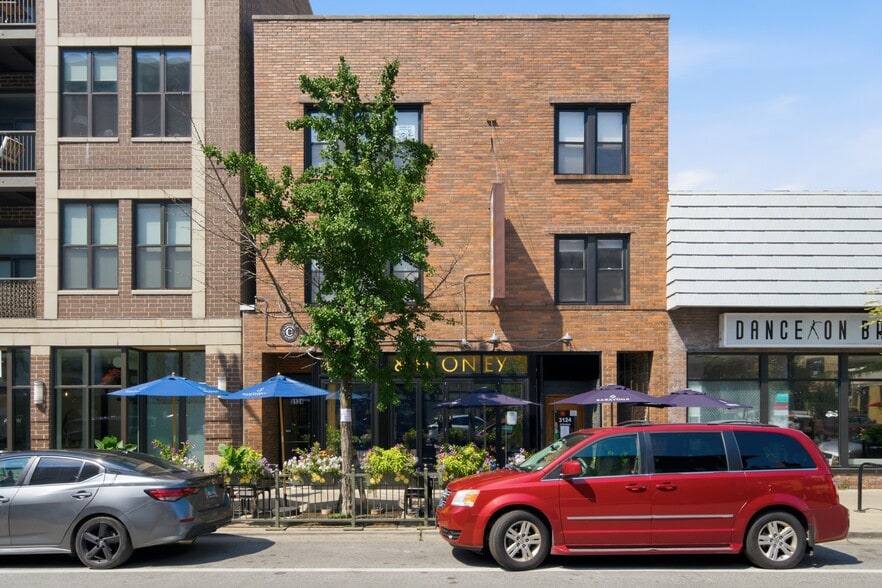 More Photos Of 3124 N Broadway, Chicago Storefront Retail Residential For Sale
