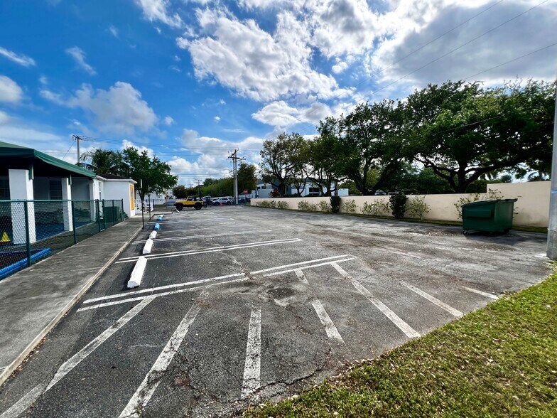 More Photos Of 5703 SW 17th St, Miami Daycare Center For Sale