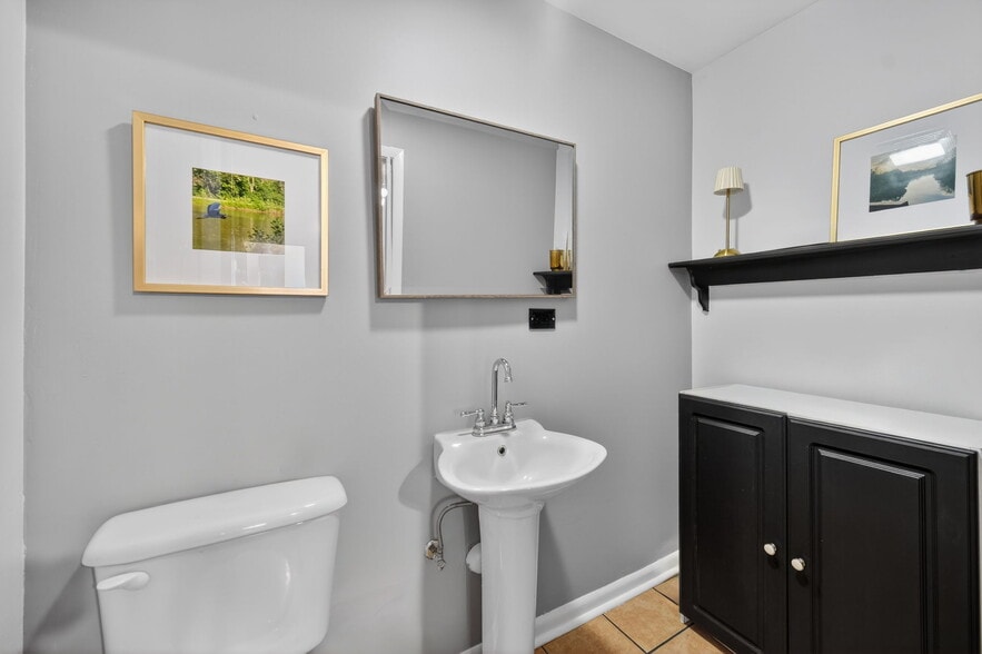 More Photos Of 0S165 Church St, Winfield Office For Sale