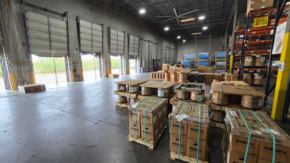 More Photos Of 5200 George McVay Dr, McAllen Distribution For Lease