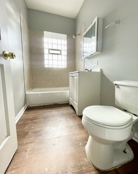 More Photos Of 7245-7255 S Bennett Ave, Chicago Apartments For Sale