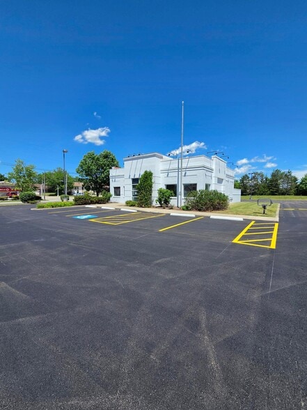More Photos Of 1245 Pearl Rd, Brunswick Fast Food For Lease