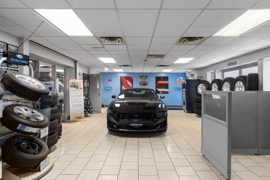More Photos Of 68 Great Northern Rd, Sault Ste. Marie Auto Dealership For Sale