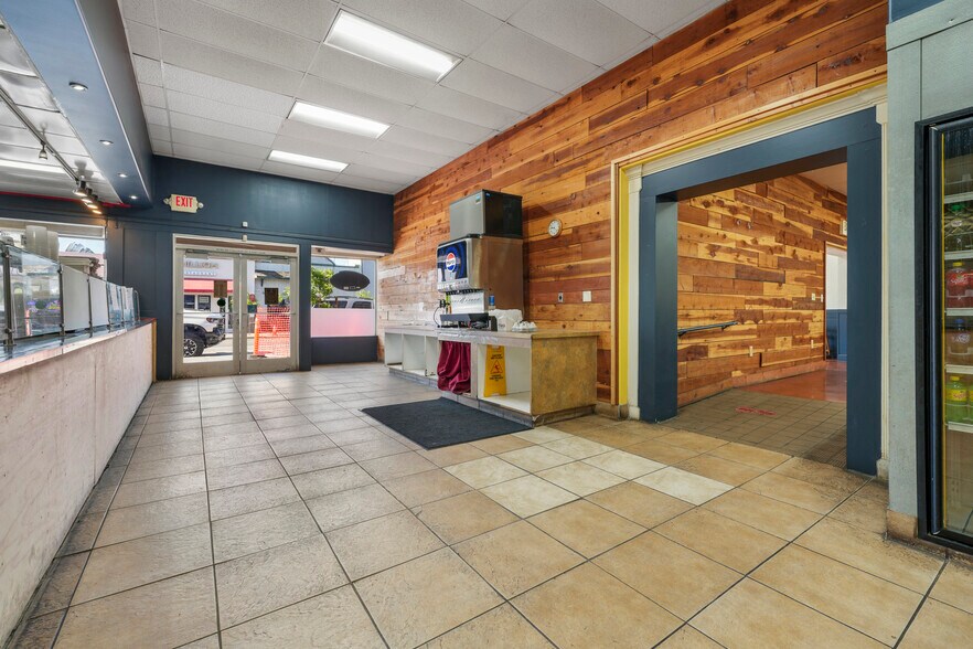 More Photos Of 834-836 Texas St, Fairfield Restaurant For Sale