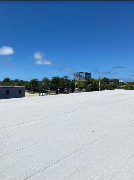 More Photos Of 228 N Ridgewood Ave, Daytona Beach Office Residential For Sale