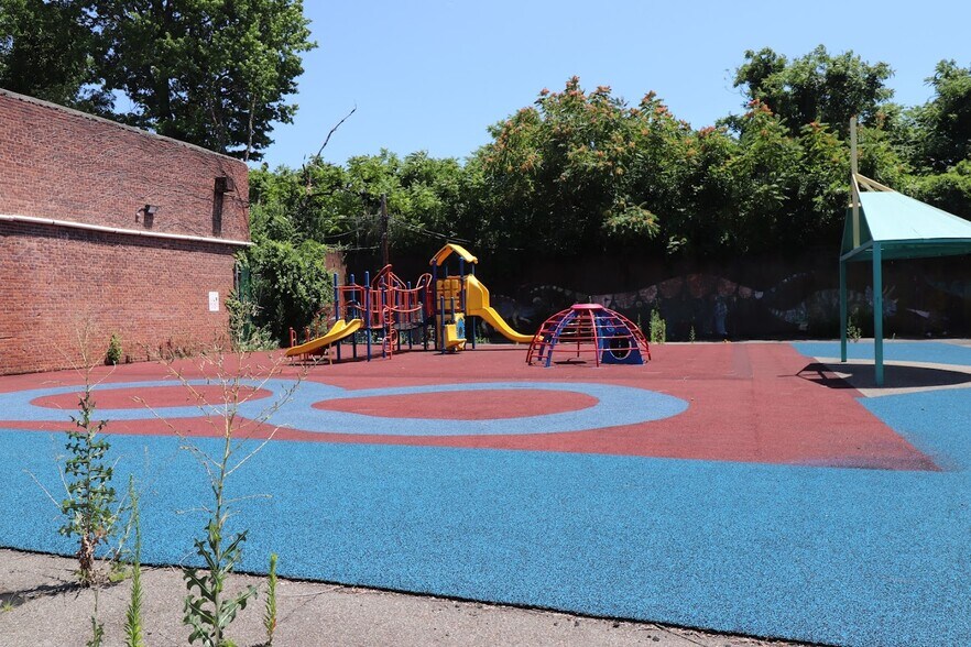 More Photos Of 272 Moffat St, Brooklyn Specialty For Sale