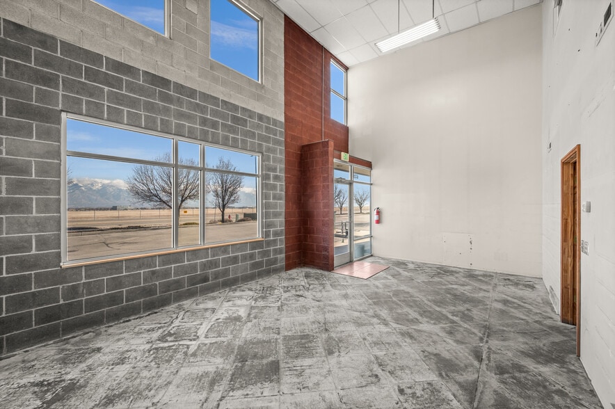 More Photos Of 6708-6732 S Airport Rd, West Jordan Warehouse For Lease