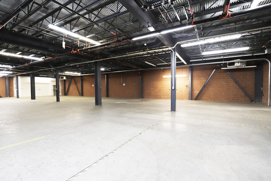 More Photos Of 1034 Pearl St, Brockton Warehouse For Lease