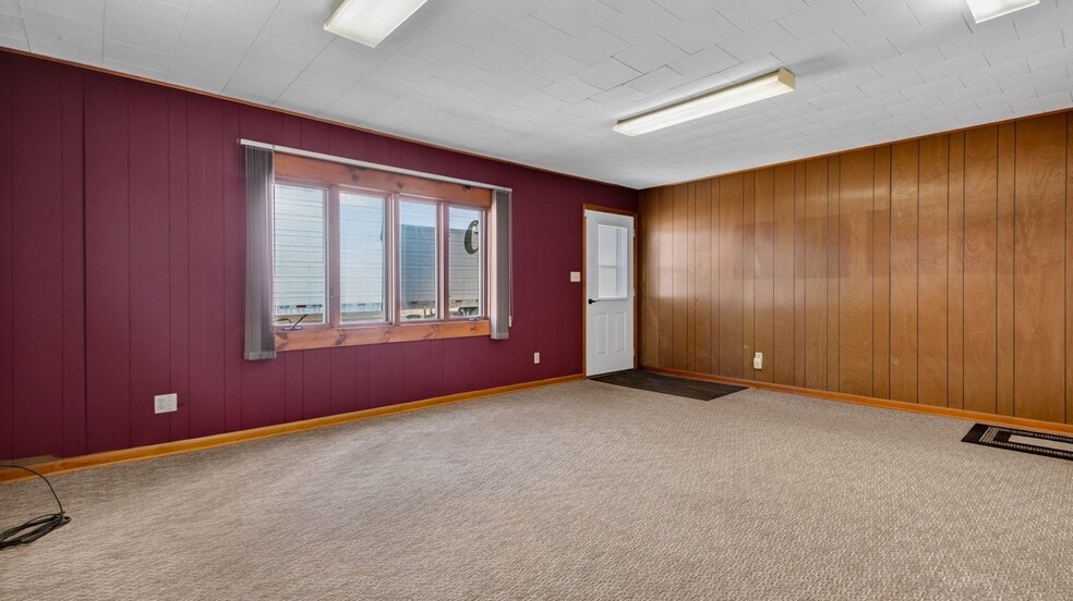 More Photos Of 113 S Main St, Greenwood Office For Sale