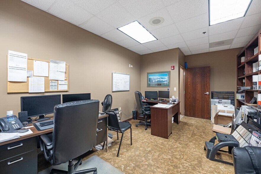 More Photos Of 13412 W 159th St, Homer Glen Showroom For Sale