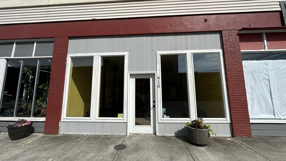 More Photos Of 408 Pacific Ave S, Kelso Storefront For Lease