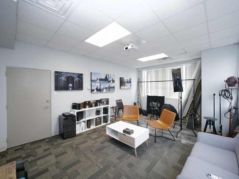 More Photos Of 7300 N Cicero Ave, Lincolnwood Loft Creative Space For Sale