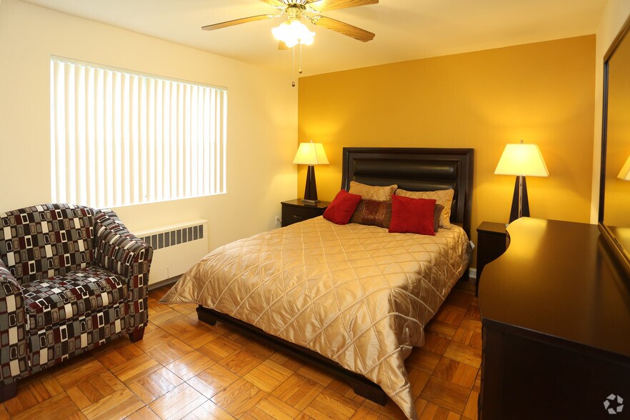 More Photos Of 3301 Chillum Rd, Mount Rainier Apartments For Sale