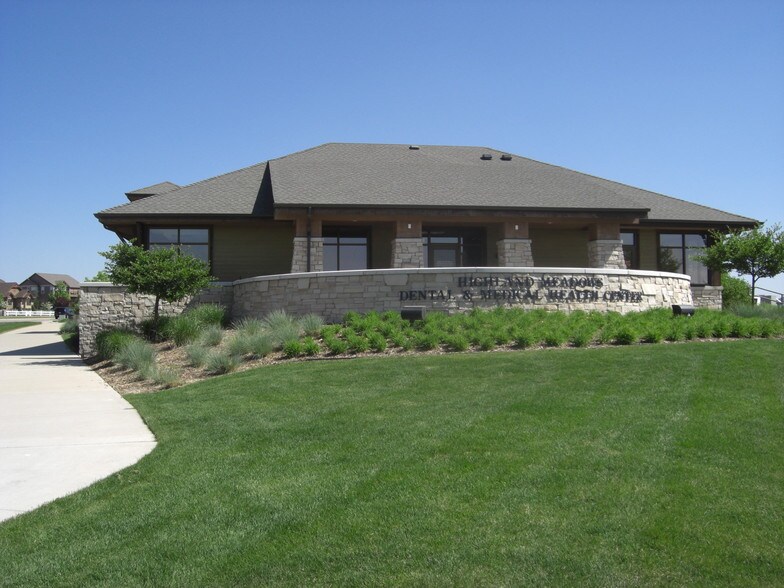 More Photos Of 8201 Spinnaker Bay Dr, Windsor Office For Lease
