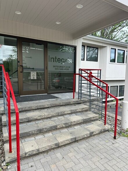 More Photos Of 656 Kreag Rd, Pittsford Office For Lease
