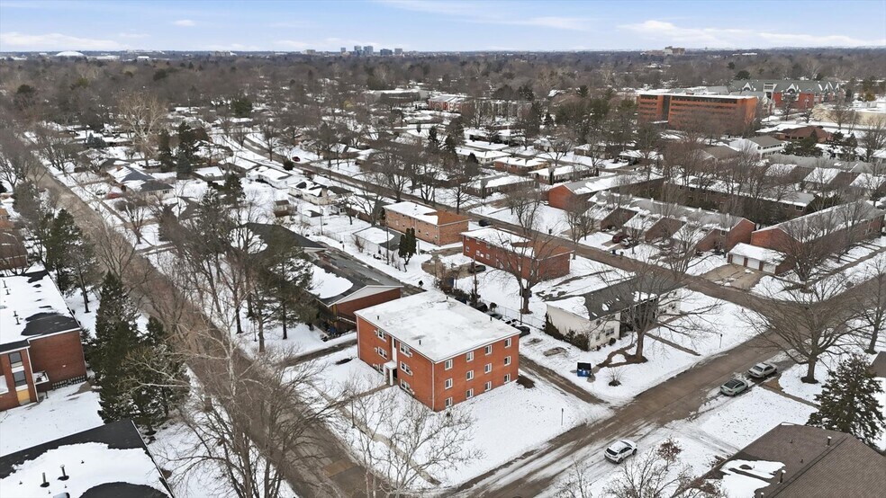More Photos Of 1306 Silver St, Urbana Apartments For Sale