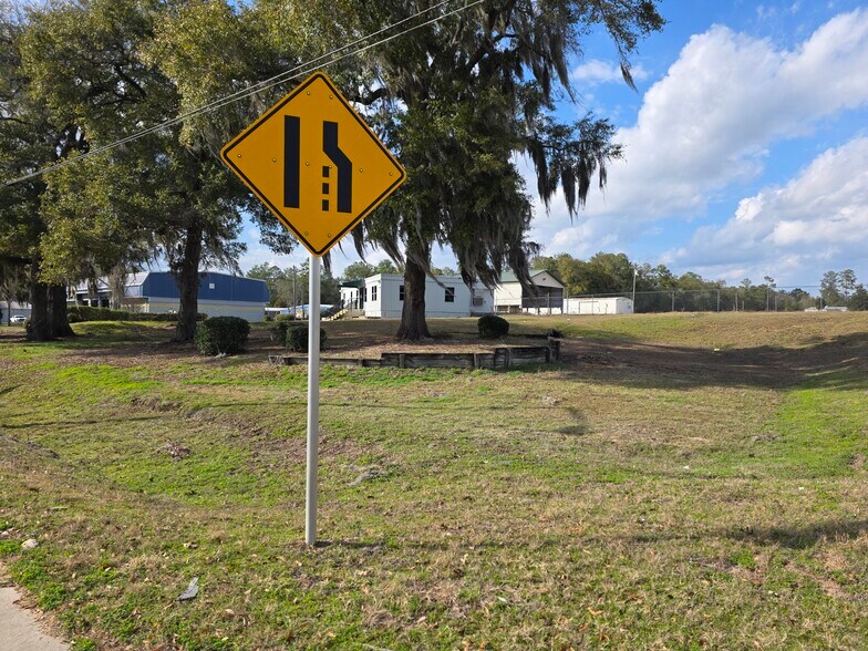 More Photos Of 4742 Blountstown Hwy, Tallahassee Office For Lease