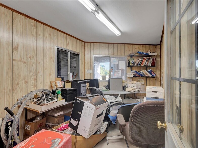More Photos Of 1441 N Temple Dr, Diboll Auto Repair For Sale