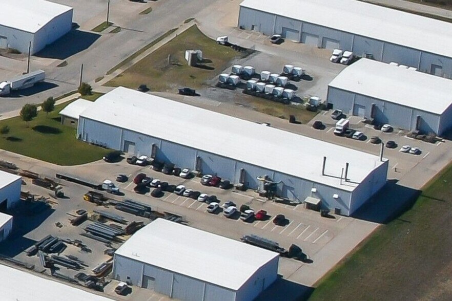 More Photos Of 3561 Shelby Ln, Denton Manufacturing For Sale