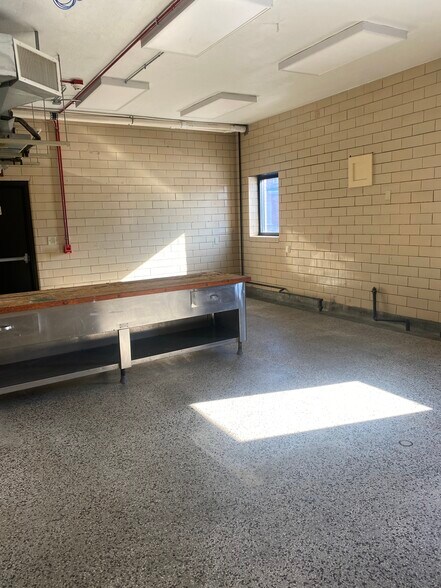 More Photos Of 319 N Wayne St, Piqua Loft Creative Space For Lease