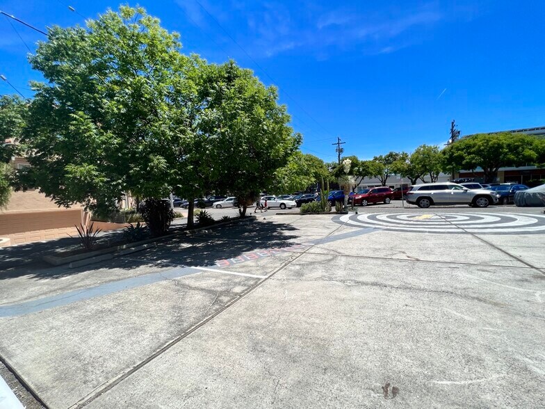 More Photos Of 145 1st St, Los Altos Restaurant For Lease