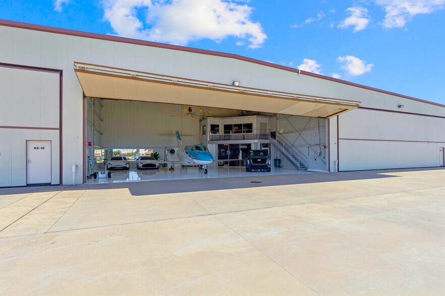 More Photos Of 15809 Addison Rd, Addison Airplane Hangar For Sale