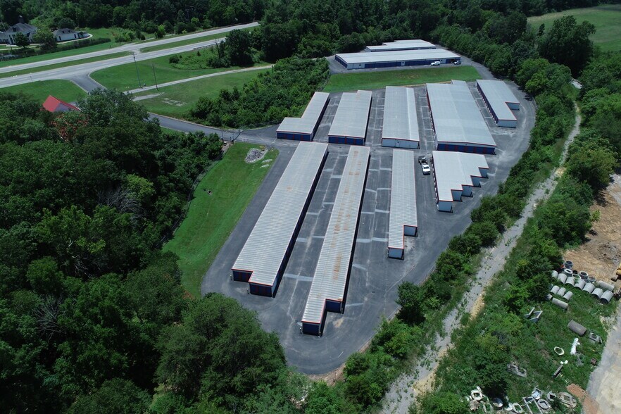 More Photos Of 1915 W Lamar Alexander Pky, Maryville Self Storage For Sale