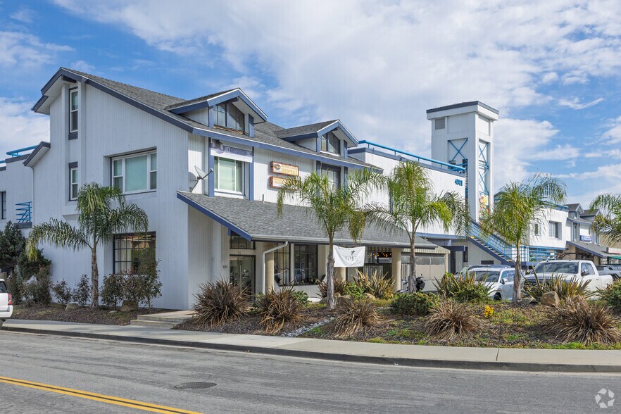 Primary Photo Of 4911 Warner Ave, Huntington Beach General Retail For Lease