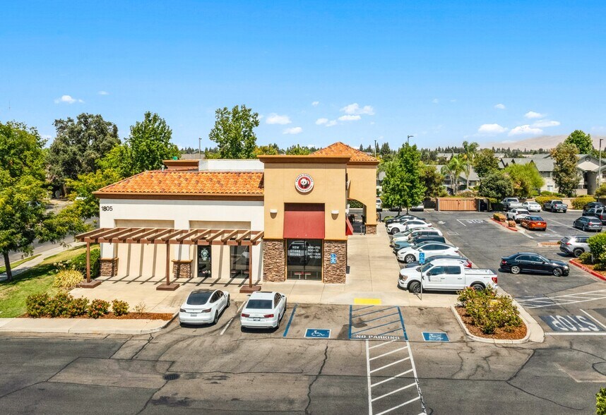 More Photos Of 1815-1865 Herndon Ave, Clovis Unknown For Lease