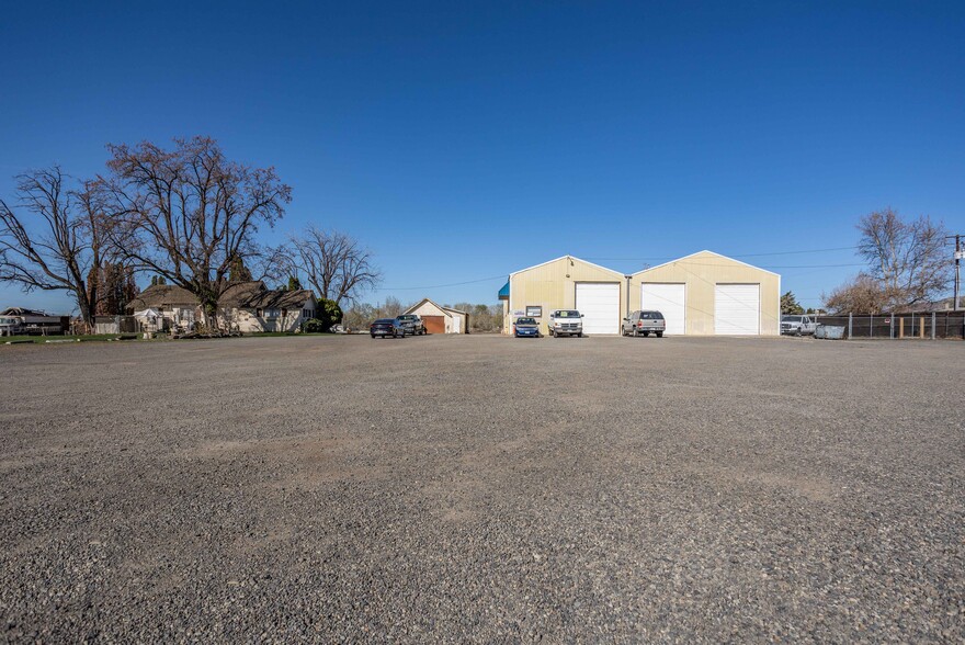 Primary Photo Of 204 Butterfield Rd, Yakima Warehouse For Sale