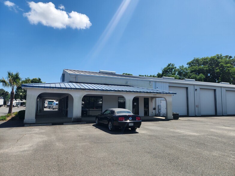 More Photos Of 115 McKinna Pl, Brunswick Self Storage For Lease
