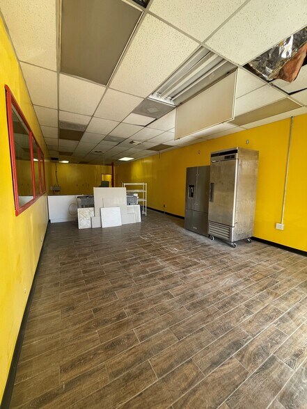More Photos Of 1033-1043 E Avenue J, Lancaster Restaurant For Lease