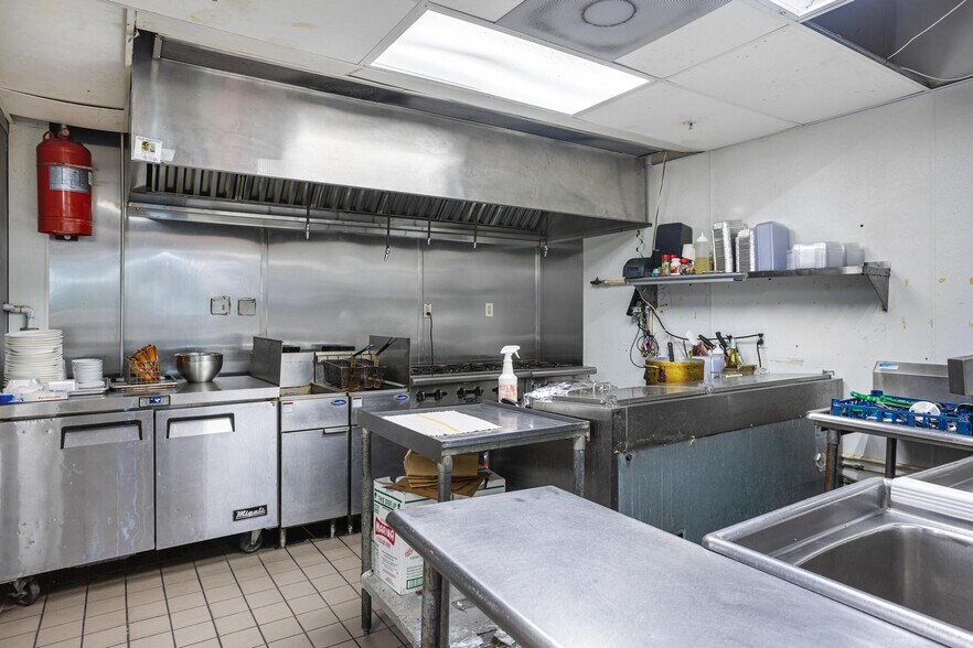 More Photos Of 5840 SW 71st St, South Miami Restaurant For Sale